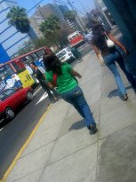 Miraflores, Avenida Palma, Peruanerinnen
                        01