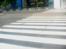 Miraflores, Avenida Palma, da�os en la
                        carretera en el paso de peatones