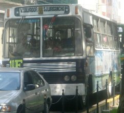 Miraflores, Avenida Pardo, bus lila de la
                        l�nea SO30 de Villa el Salvador a Lurigancho