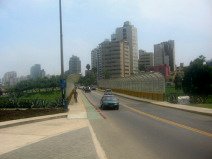 Miraflores, vista del Malec�n 28 de Julio
                        al puente Rey