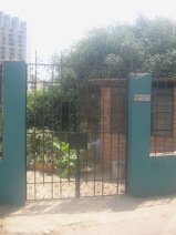 Miraflores, Malec�n 28 de Julio, puerta de
                      entrada del club de tenis "Terrazas de
                      Miraflores"
