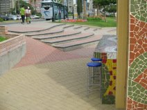 Miraflores, parque de los enamorados,
                        escalera de ondas con rampa