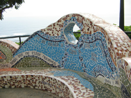 Miraflores, parque de los enamorados,
                        mosaico con frase 01