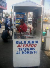 Surquillo, Avenida Paseo
de la Republica, Uhrmacherstand Surquillo, Avenida Paseo de la Republica,
Uhrmacherstand