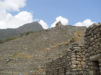 Terrazas y una casa arriba