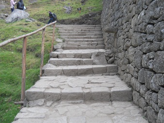 Escaleras con escalones m�s anchos