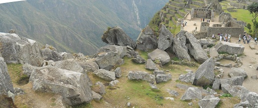 Machu Picchu: cantera grande y el panorama Machu Picchu: cantera grande y el panorama