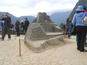 Machu Picchu: la piedra del reloj solar 02