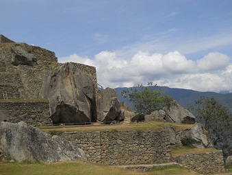 Machu Picchu: terrazas del pir�mide solar 03