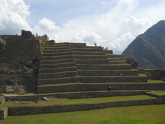 Vista al
                    pir�mide del sol, vista lateral 3