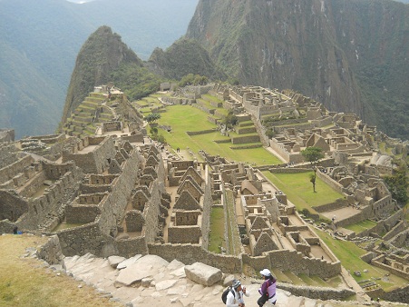Vista a las instalaciones de Machu Picchu 02 Vista a las instalaciones de Machu Picchu 02