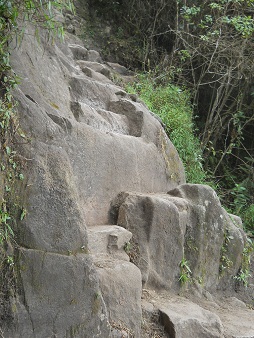 Camino
          al mirador Huaynapicchu, m�s escalera esculturada 03