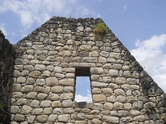 Bajada de
Huaynapicchu: la casita, puerta con muro con
ventanas, foto panorámica Bajada de
Huaynapicchu: la casita, ventana Bajada de Huaynapicchu: la casita,
puerta con muro con ventanas, foto
panorámica Bajada de Huaynapicchu: la
casita, ventana
