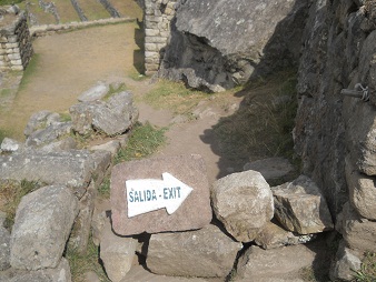 Wegweiser aus Stein, typisch f�r Machu Picchu