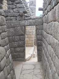 Machu Picchu: Seitent�r im Bereich des Inkazimmers