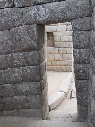 Machu Picchu: Seitent�r im Bereich des Inkazimmers
