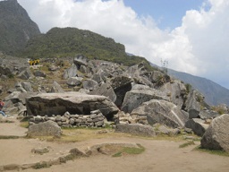 Der grosse Steinbruch von Machu Picchu: Sicht auf den Gigastein 02
