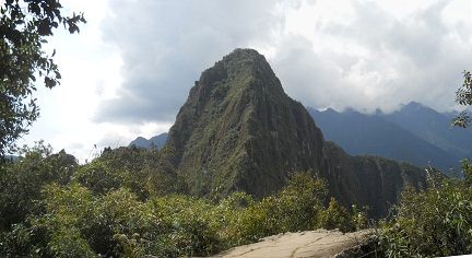 Machu Picchu, Sicht auf den Hausberg Huaynapicchu, Panoramafoto