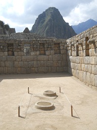 Machu Picchu, Spiegeltempel oder M�rsertempel - mit dem Hausberg Huaynapicchu