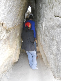 Machu Picchu: Gef�ngnis in Form eines Adlers, der Eingang  02