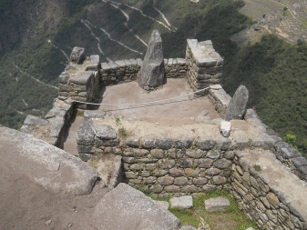 Weiler Huaynapicchu, hier steht eine weitere Sonnenuhr