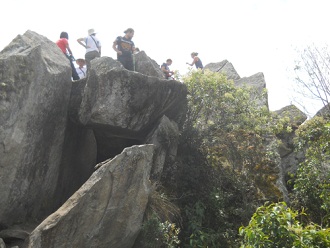 Aufstieg zum Gipfel von Huaynapicchu, Sicht auf den Gipfel 03