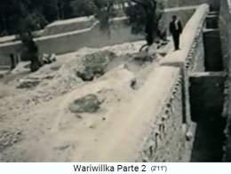 Die
                    Ruine der Zitadelle Wariwillka mit dem Arch�ologen
                    David Motta auf der Mauer
