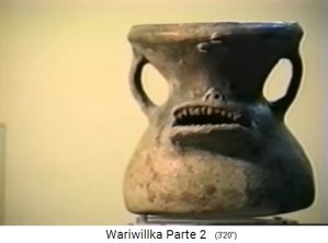 Keramik aus
                    Wariwillka 03, Krug mit Ausfluss oben und seitlich
                    in Mundform