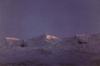 Der Berg (Schneeberg)
                            Huaytapallana in der Sierra von Peru am
                            Morgen bei Sonnenaufgang