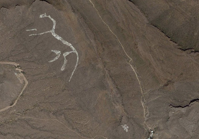 Der Pferde-Geoglyph und der
Echsen-Geoglyph bei Juarez (Mexiko), grosses
Foto Der Pferde-Geoglyph und der
Echsen-Geoglyph bei Juarez (Mexiko), grosses
Foto