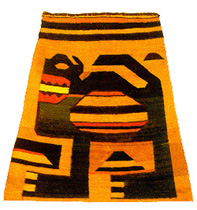 Kamel mit Pyramiden oder
Katze auf Webstoff einer Designer-Tasche,
Nasca-Kultur Kamel mit Pyramiden oder Katze
auf Webstoff einer Designer-Tasche,
Nasca-Kultur