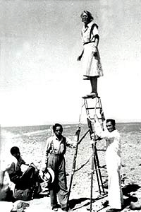 Maria Reiche in 1946 on a ladder Maria Reiche in 1946 on a ladder
