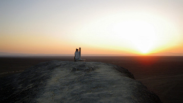 Aussichtshügel bei Km 422 der
südlichen Panamericana mit Sonnenuntergang über
der Ebene von Nasca Aussichtshügel bei Km 422 der südlichen
Panamericana mit Sonnenuntergang über der Ebene
von Nasca