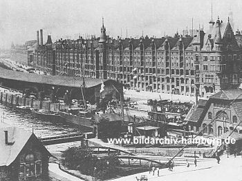 Hamburg, the
freeport in the 1920s (web site
www.bildarchiv-hamburg.de) Hamburg, the
freeport in the 1920s (web site
www.bildarchiv-hamburg.de)