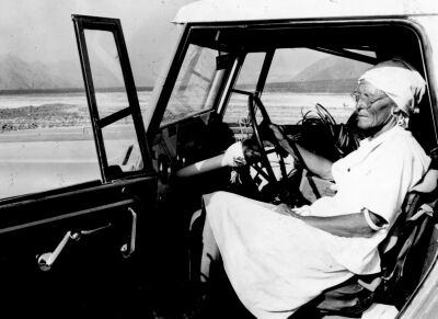 Maria Reiche in
the car in the desert plain, in the 1970s about Maria Reiche in the car in the
desert plain, in the 1970s about
