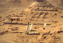 Nasca-Cahuachi, grosse Pyramide / Gran
                      Piramide
