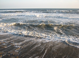 El mar est� jalando arena