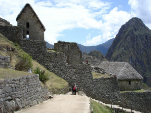 Colcas (Q'olqas, dep�sitos) en Machu
                            Picchu