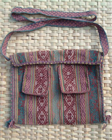 Bolsa tejida
                          "chuspa"
