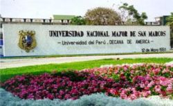 Lima, universidad
                          Nacional Mayor de San Marcos (UNMSM) fundado
                          en 1551, muro de bienvenido