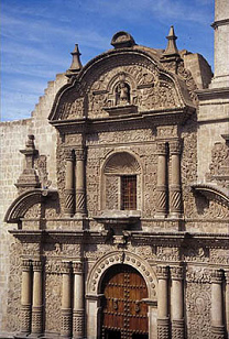 Arequipa,
                            iglesia barroco colonial La Compa�ia de
                            Jes�s