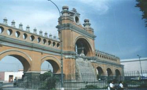 Lima, Paseo de
                          Aguas en estilo rococo colonialista