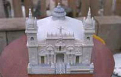 Escultura en piedra de Huamanga
                            (alabastro): iglesia