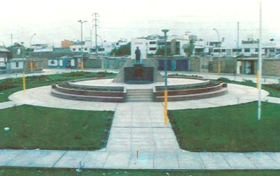 Plaza de Juan Pablo
                      Viscardo y Guzm�n en Lima con monumento