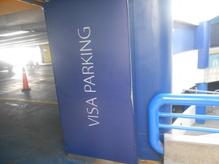 El parking en el sótano del óvalo
Gutierrez en feo Miraflores se llama
"Visa Parking" El parking en
el sótano del óvalo Gutierrez en feo
Miraflores se llama "Visa
Parking"