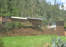 Chincheros, granja a dos pisos