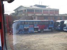 Antezana-Reparaturwerkst�tte (03), ein
                        einfacher Bus