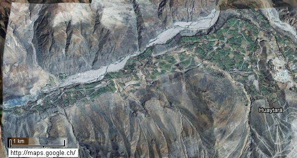 Huaytara (Huaytar�) auf dem Satellitenfoto,
                      mit den Serpentinen, die bereits vorher beginnen
