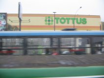 Viajando en la Panamericana pasando el
(centro comercial) "Mega Plaza",
centro comercial "Tottus" (01) Viajando en la Panamericana pasando el
(centro comercial) "Mega Plaza",
centro comercial "Tottus" (01)