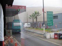 Peaje en la Panamericana en Ancón
(02) v